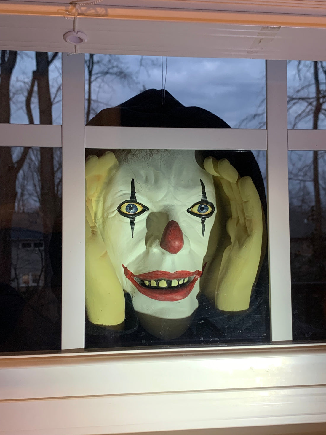 Scary Peeper Giggle